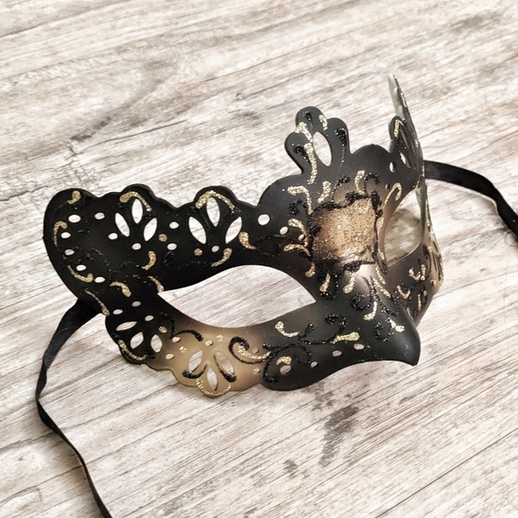 Venetian Cat Eye Mask Masquerade Mask Mardi Gras Mask - Picture 2 of 3